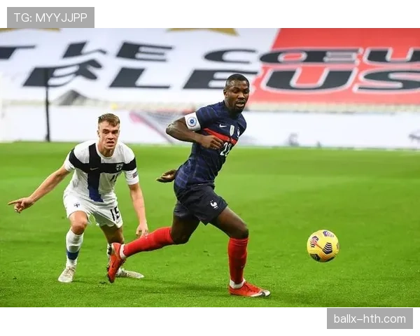 小图拉姆表现稳健,展现出色跑位能力成为球队进攻新锐 小图拉姆表现稳健,展现出色跑位能力成为球队进攻新锐