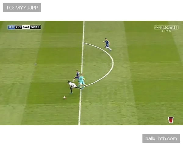 库尔图瓦:禁区统治与高球处理构筑防守安全堡垒 库尔图瓦:禁区统治与高球处理构筑防守安全堡垒